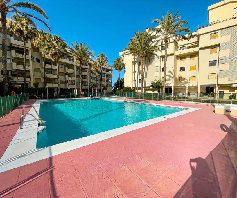 Seafront Apartment With Direct Access To The Beach Торремолінос Екстер'єр фото